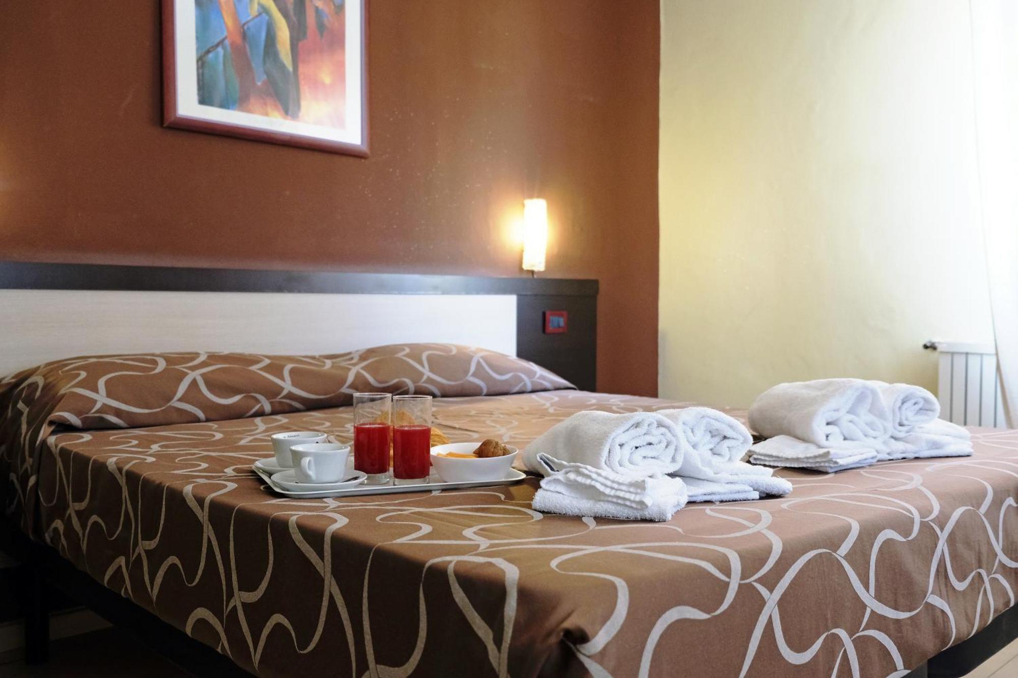 Hotel Canasta Римини Экстерьер фото